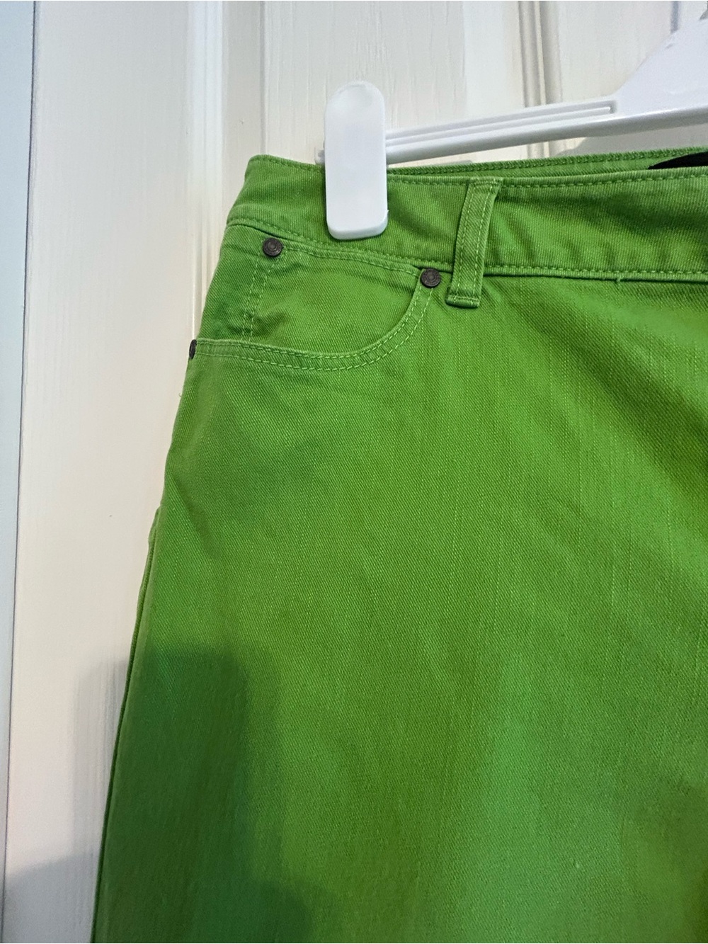 Talbots Bright Green Petite Cropped Pants - Picture 3 of 9